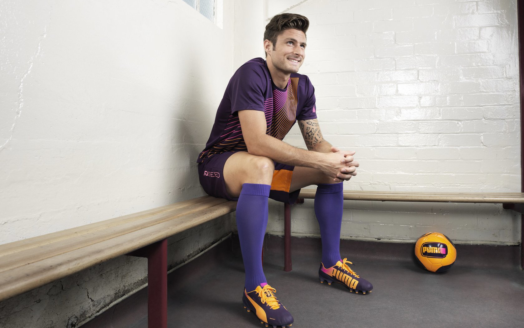 开云体育下载-从罗马到亚松森,当拉齐奥遇上巴拉圭,解码阿克式攻防转换的战术密码 第2张 开云体育下载-从罗马到亚松森,当拉齐奥遇上巴拉圭,解码阿克式攻防转换的战术密码 第2张